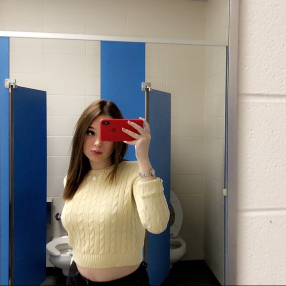 brandy melville olsen sweater - Picture 2 of 4